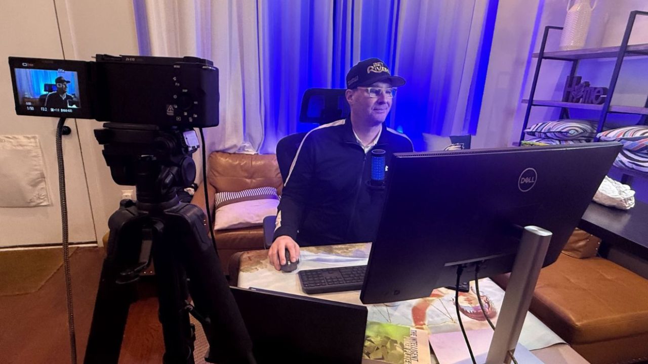 Phil Hellmuth wraca na BetRivers Poker: Czy znów zagra każde rozdanie?