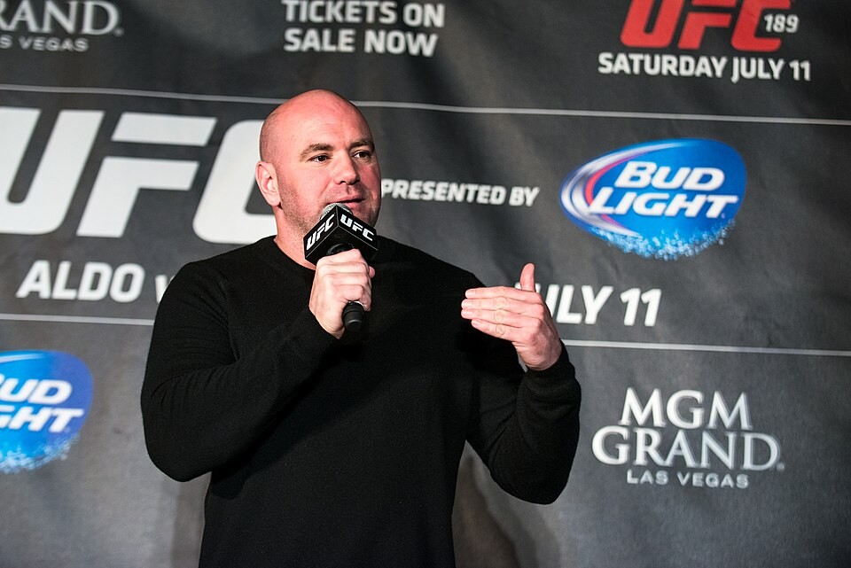 Dana White interweniuje w sprawie podatków od hazardu w USA – czy uratuje pokerzystów?