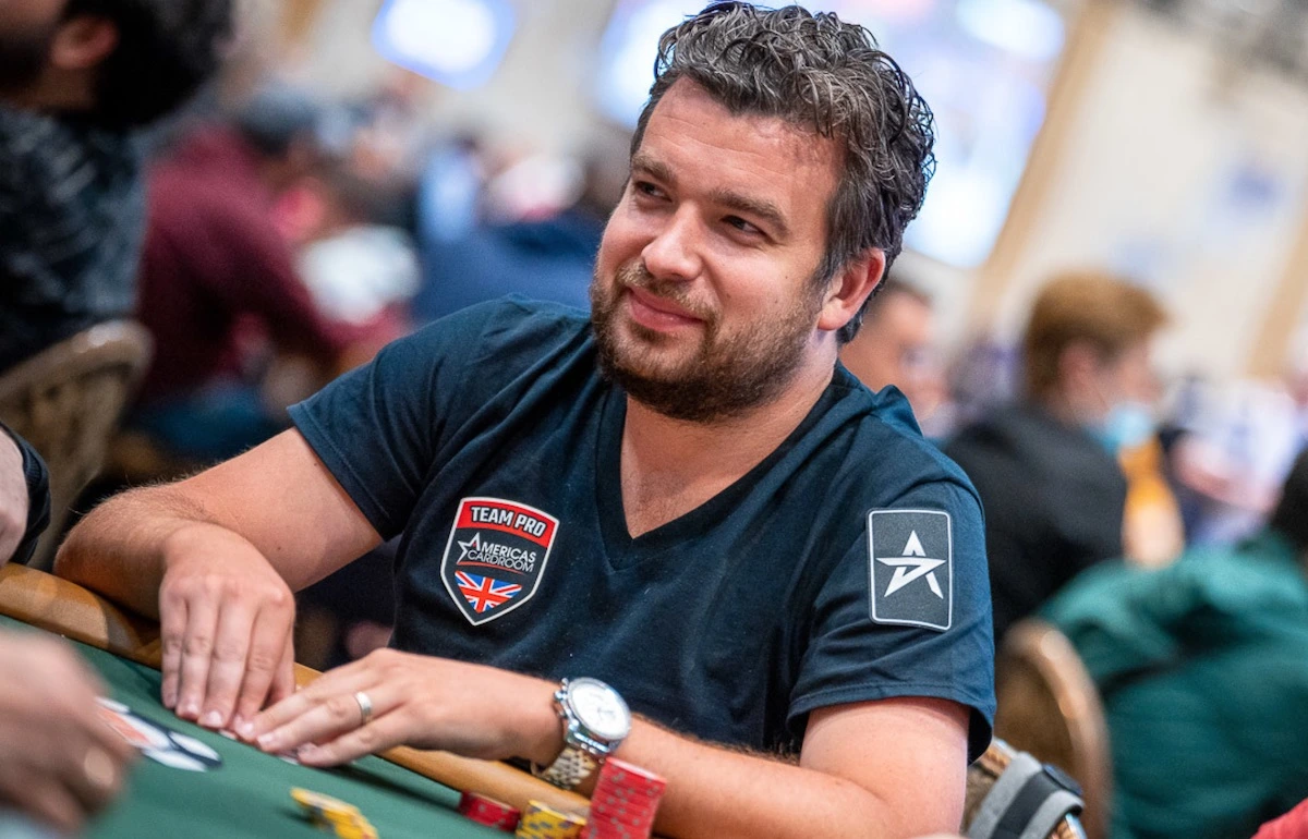 Chris Moorman grający w turnieju pokerowym na żywo