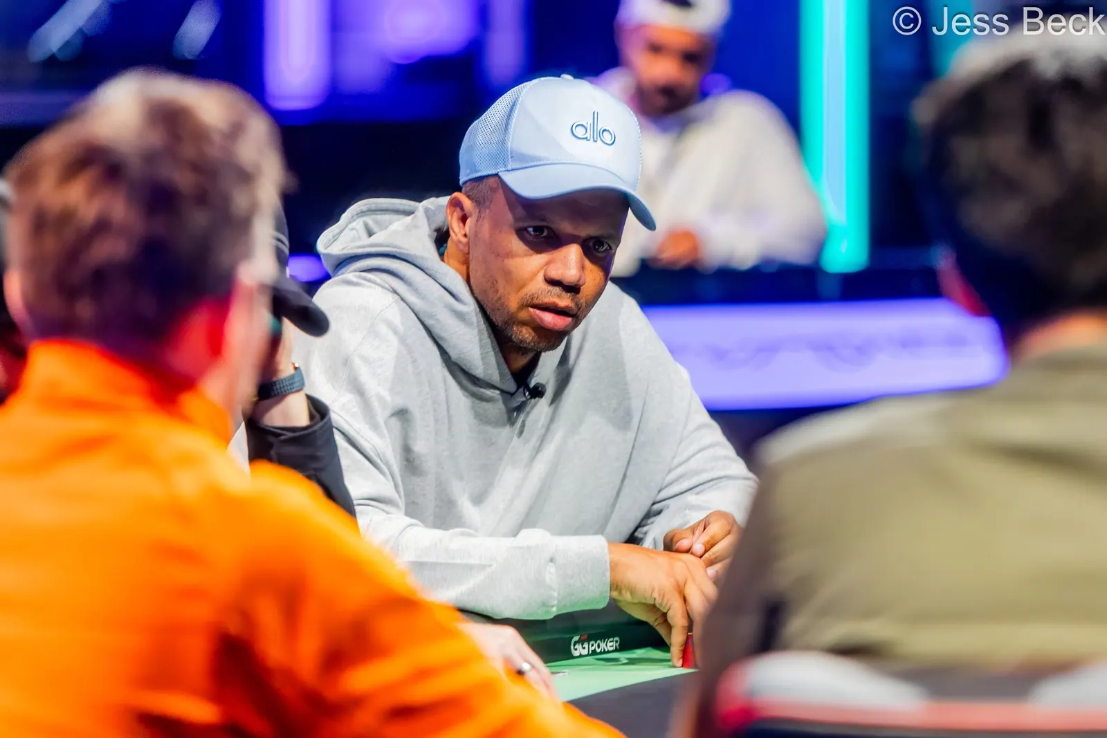 Stół finałowy drogiego turnieju pokerowego na World Series of Poker