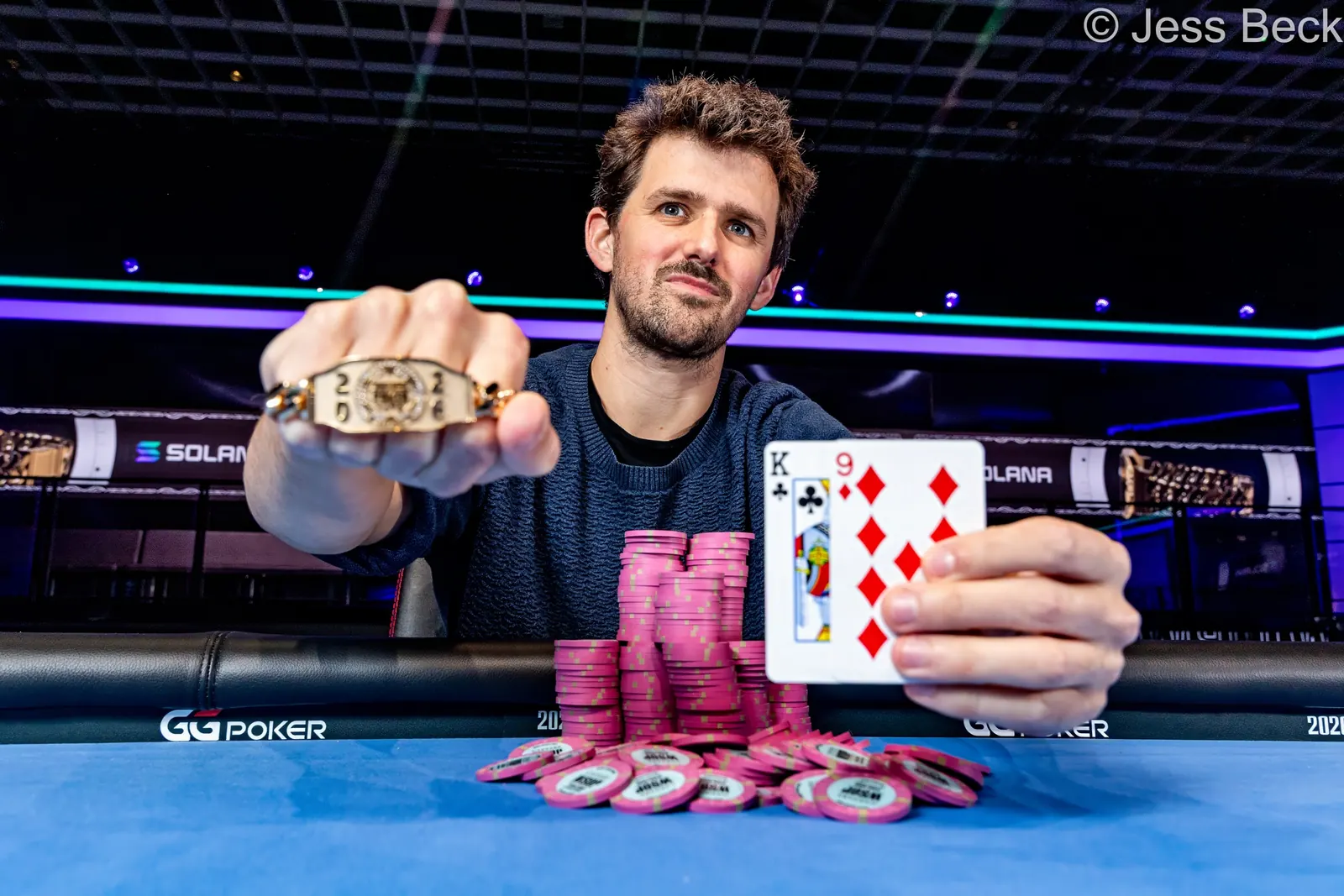 Matthew Moss triumfuje w turnieju WSOP $800 Deepstack, zdobywając pierwszą złotą bransoletę