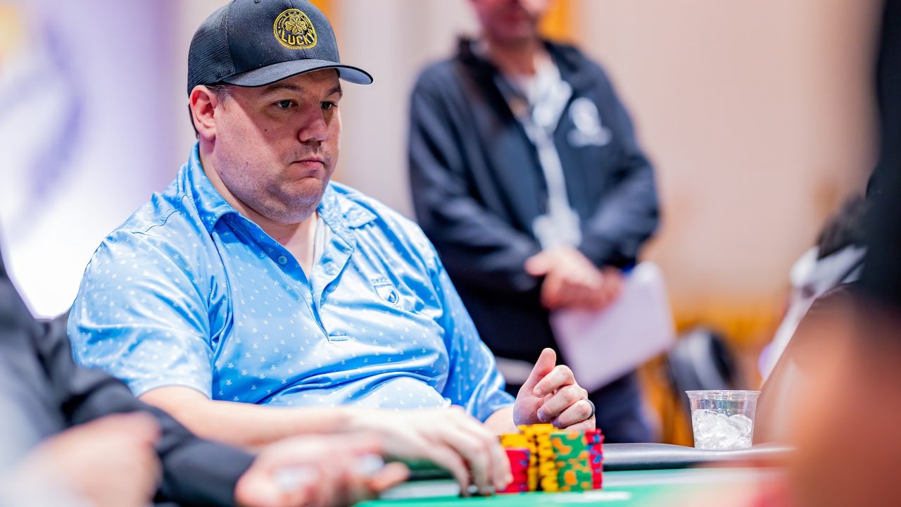 Shaun Deeb awansuje do finałowego stołu $10,000 No-Limit 2-7, Phil Hellmuth odpada tuż przed