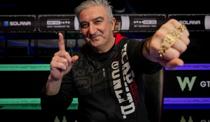 Homan Mohammadi triumfuje w Seniors Championship WSOP, zdobywając pierwszy bransoletę
