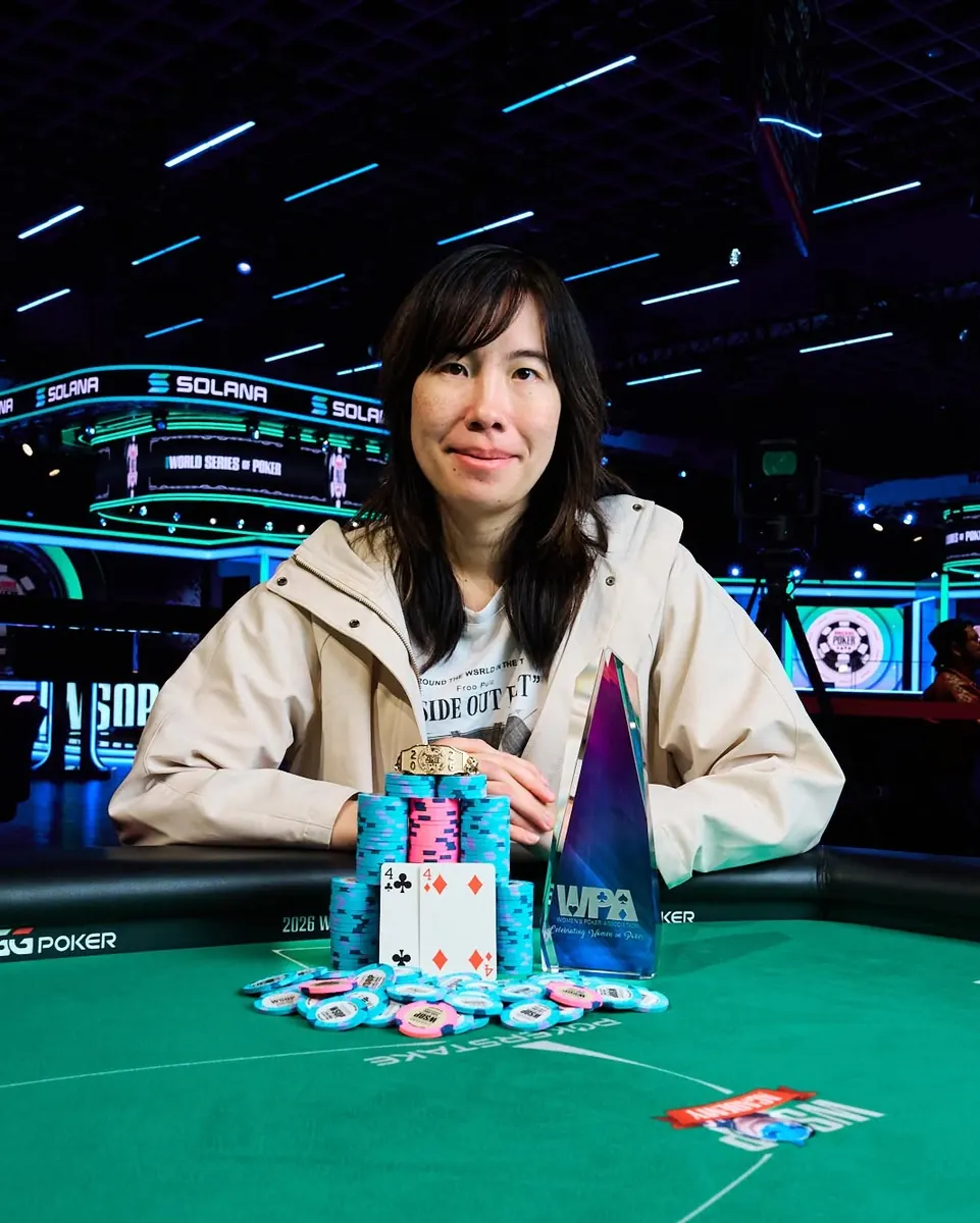 Skye Chen świętuje zwycięstwo w turnieju pokerowym WSOP