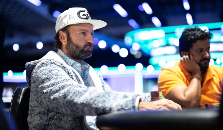 Daniel Negreanu, jeden z najbardziej rozpoznawalnych pokerzystów na świecie, zaliczył niezwykle burzliwy początek 50 000 $ Pucharu Graczy Po