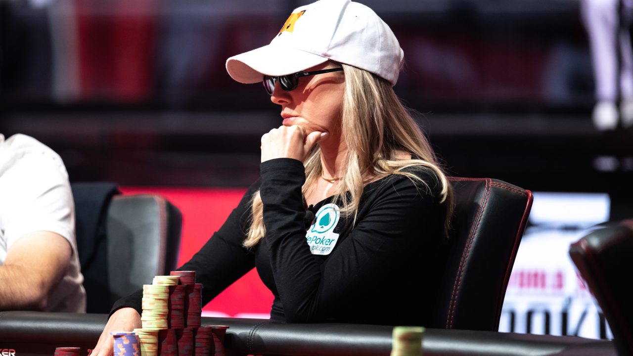 Kristen Foxen ponownie udowadnia swoją dominację na światowej scenie pokerowej, osiągając kolejne spektakularne wyniki. Jej ostatnie zwycięs