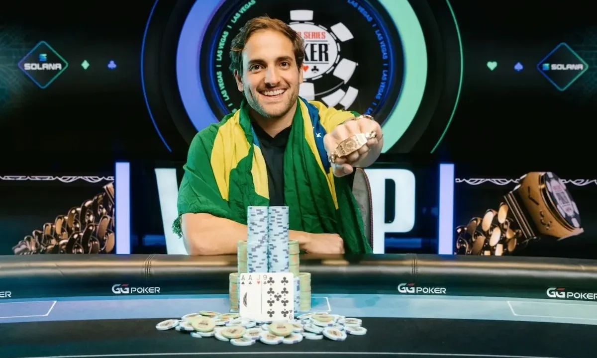 Joao Simao, znany brazylijski pokerzysta, odniósł spektakularne zwycięstwo w turnieju Pot Limit Omaha High Roller ($50,000 buy-in) podczas t