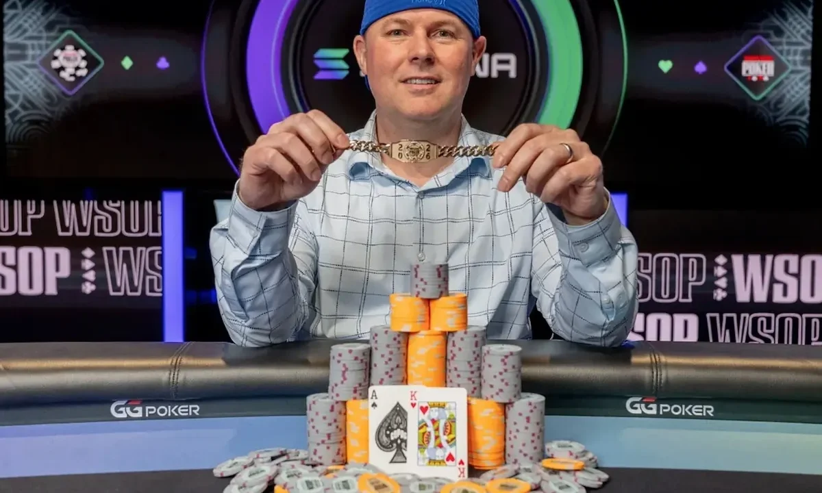 Justin Smith z pierwszym tytułem WSOP w prestiżowym turnieju Colossus