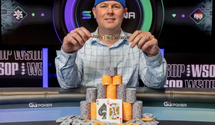 Justin Smith z pierwszym tytułem WSOP w prestiżowym turnieju Colossus
