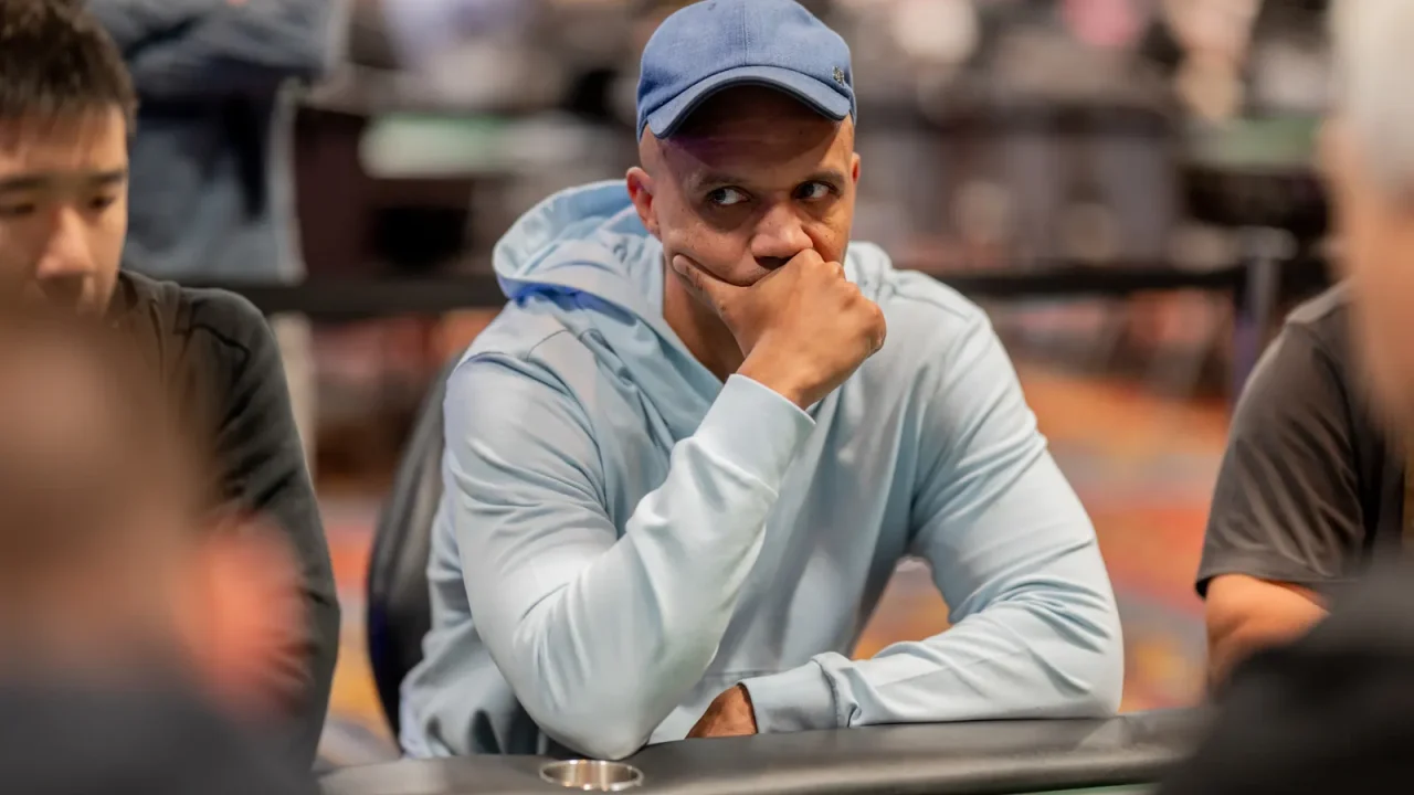 Phil Ivey z imponującym stackiem po wybiciu bańki w prestiżowym turnieju WSOP Poker Players Championship