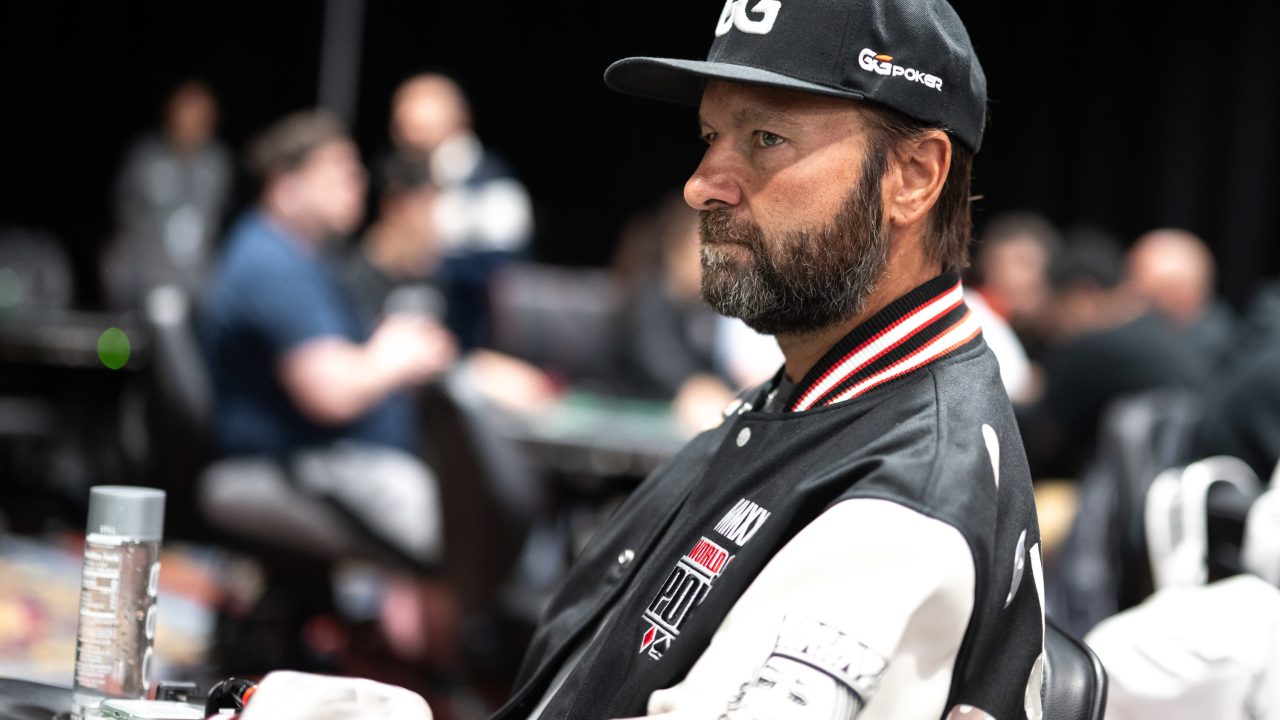 Daniel Negreanu przegrywa w dramatycznych okolicznościach w turnieju Heads-Up Championship WSOP