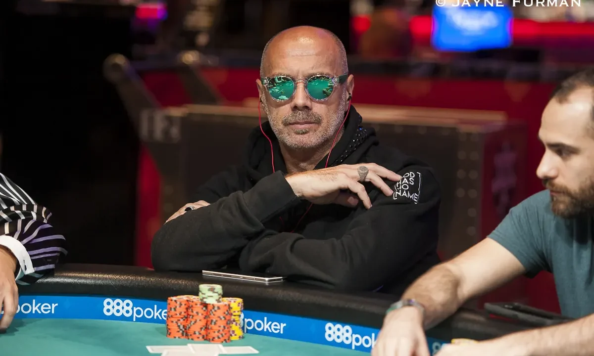 Trener piłkarski z dwoma finałami WSOP zmierzy się z USA na Mistrzostwach Świata