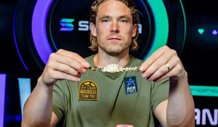 Alex Foxen z Czterema Bransoletami WSOP po Zwycięstwie w Turnieju Super Turbo Bounty