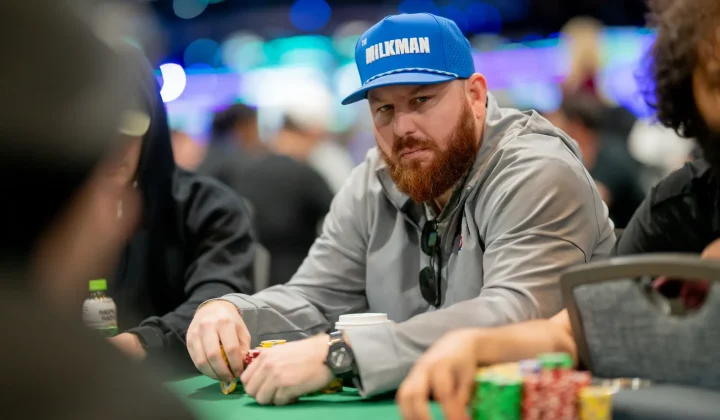 Były farmer z Teksasu znów zaskakuje głębokim podejściem w Main Evencie WSOP