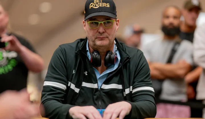 Phil Hellmuth nie rezygnuje z celu 24 bransoletek po bolesnym finale WSOP