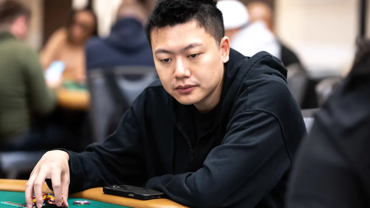 Wesley Fei: Od niemal pewnej eliminacji do dnia 5 Main Eventu WSOP