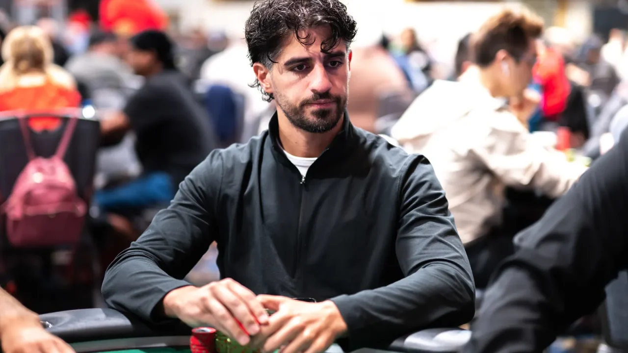 Syn legendy WSOP na drodze do chwały: Daniel Hachem celuje w tytuł Main Eventu