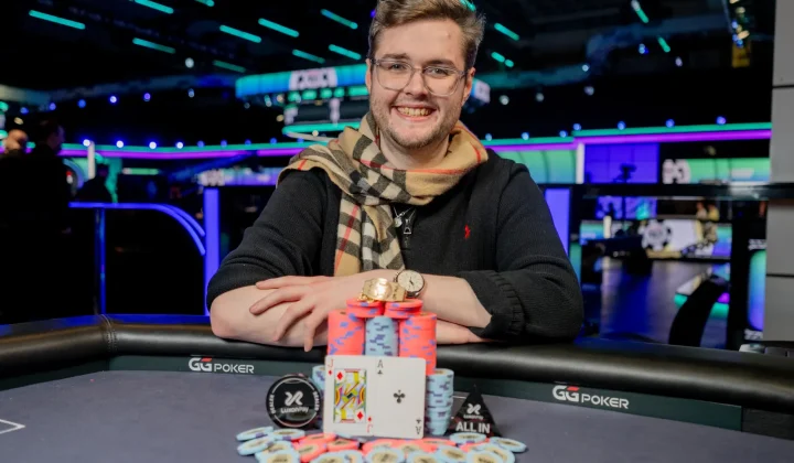 Jamie Dwan triumfuje w prestiżowym $50,000 High Roller na WSOP, zgarniając ponad 2,2 miliona dolarów