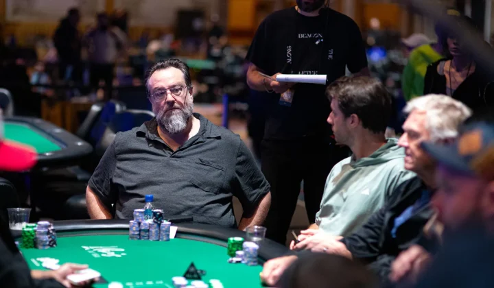 Todd Brunson dąży do dziedzictwa ojca w Main Evencie WSOP po awansie do dnia 6