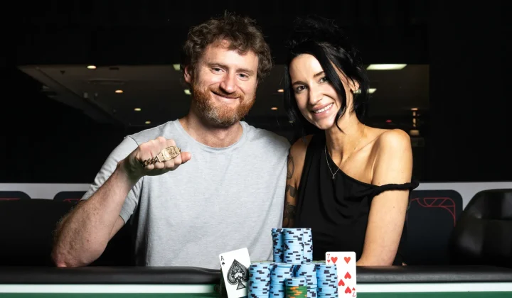 David Peters powrócił na szczyt, zdobywając swoją piątą bransoletę World Series of Poker (WSOP) po zwycięstwie w prestiżowym turnieju $10,00