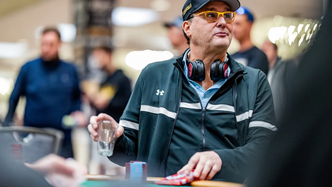 Phil Hellmuth na czele stawki w drodze po 18. bransoletkę WSOP