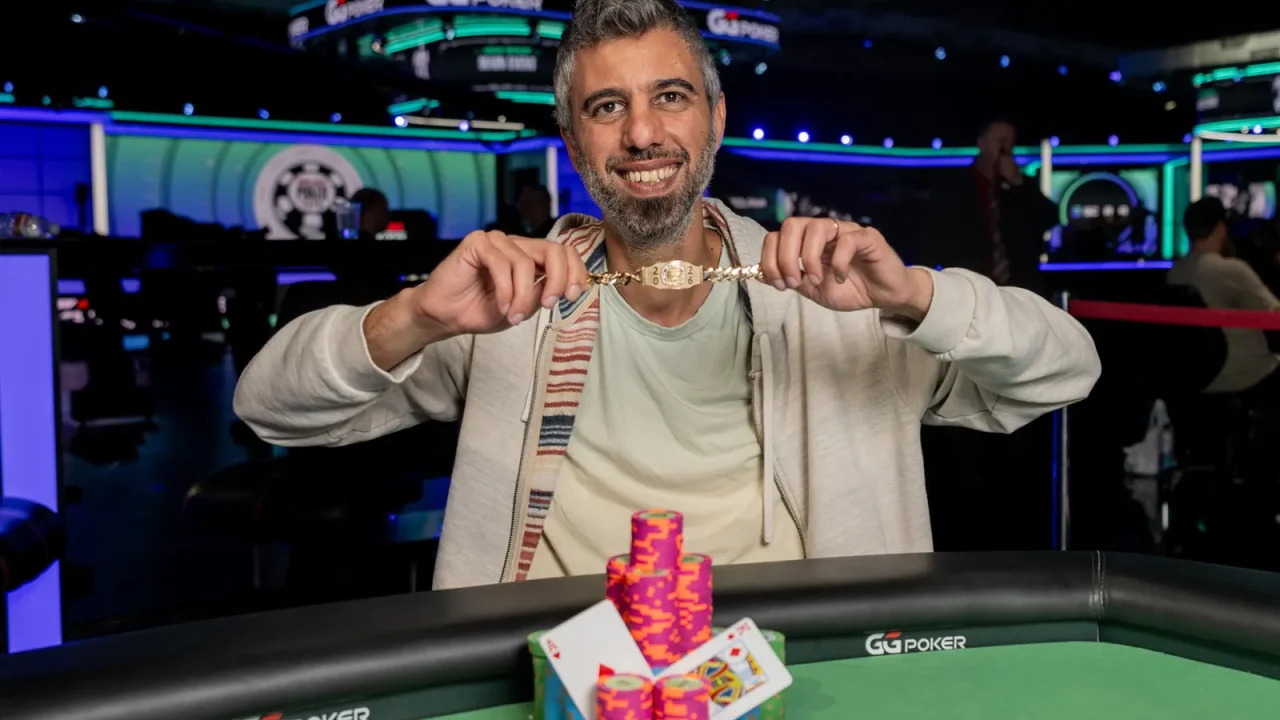 Asi Moshe z Piątą Bransoletą WSOP po Powrocie na Scenę Turniejową