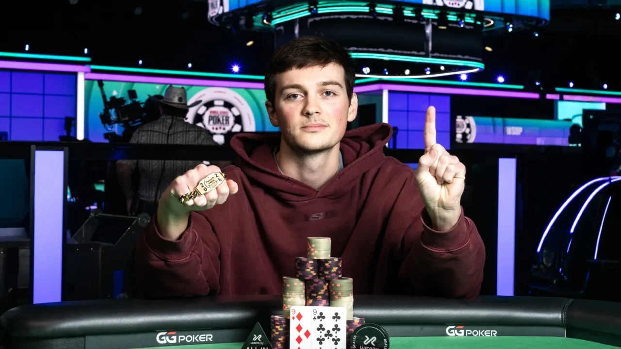 Myles Mullaly, profesjonalny pokerzysta z Nowego Jorku, który obecnie mieszka w Las Vegas, odniósł imponujące zwycięstwo w turnieju World Se