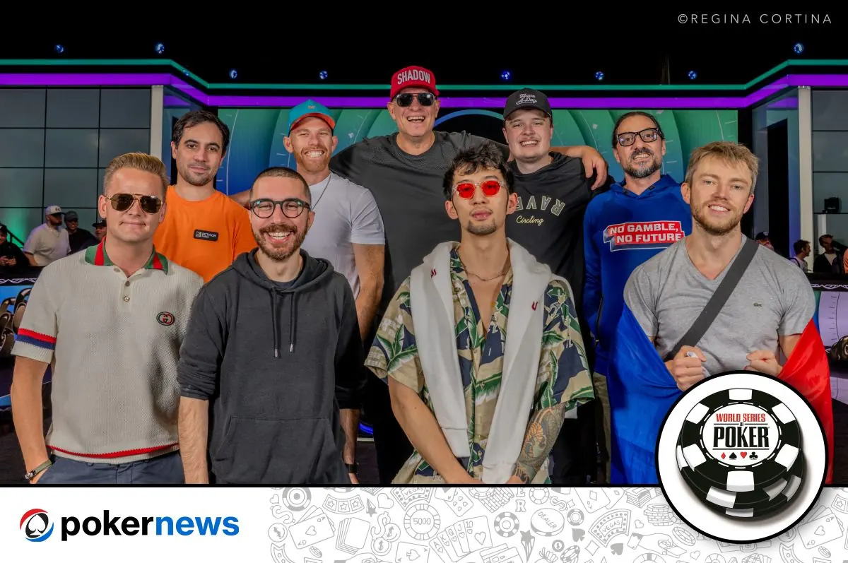 Finałowy stół WSOP Main Event – karty, żetony i atmosfera turnieju pokerowego