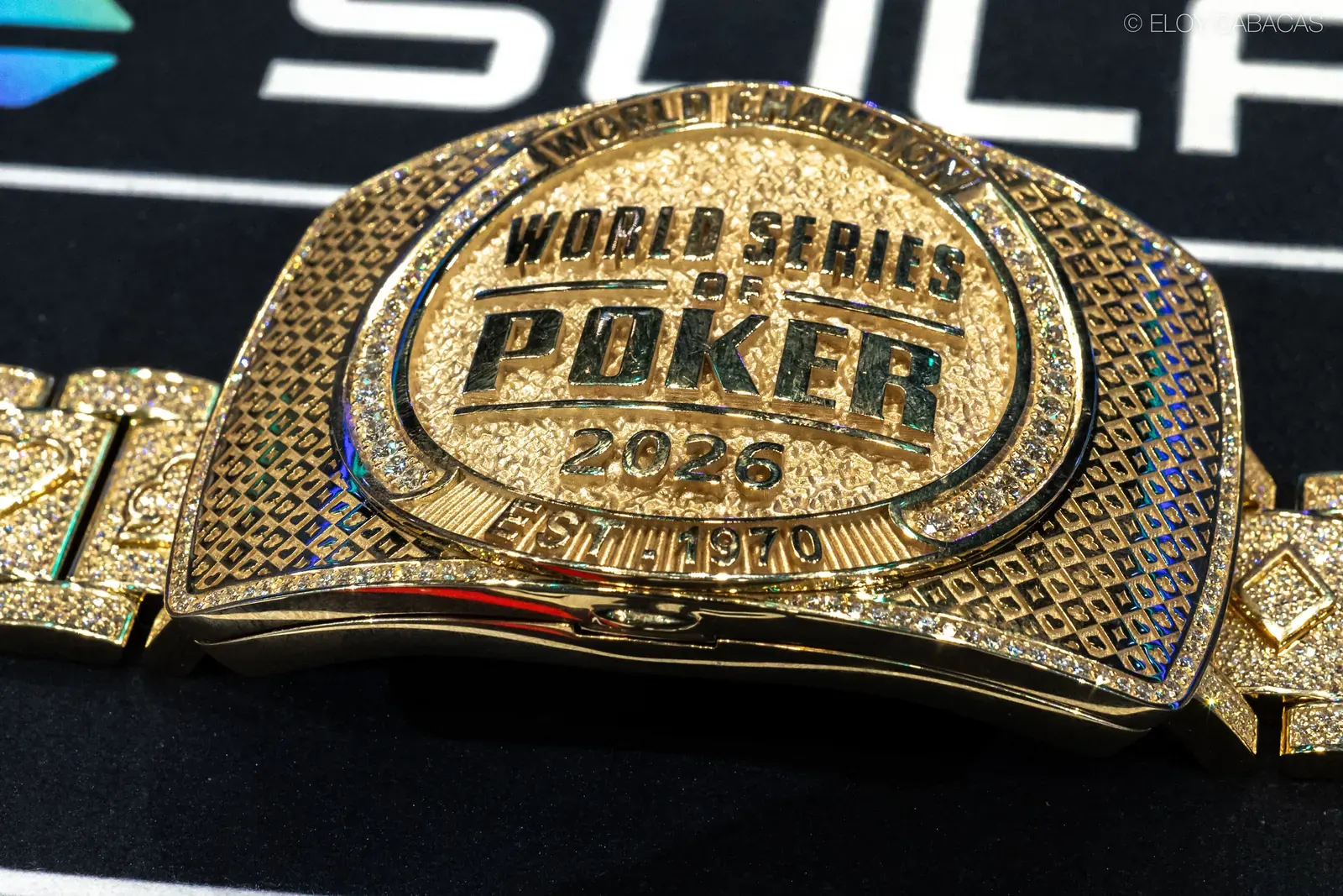 Gracze przy stole pokerowym podczas turnieju World Series of Poker