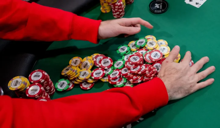 Gracze pokerowi sprzeciwiają się „fantomowemu” podatkowi od gier hazardowych na przesłuchaniu IRS