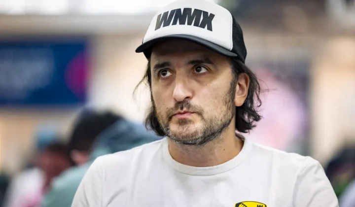 Brutalny Cooler na WSOP Main Event: Full House przegrywa z Karetem o Ogromną Pulę