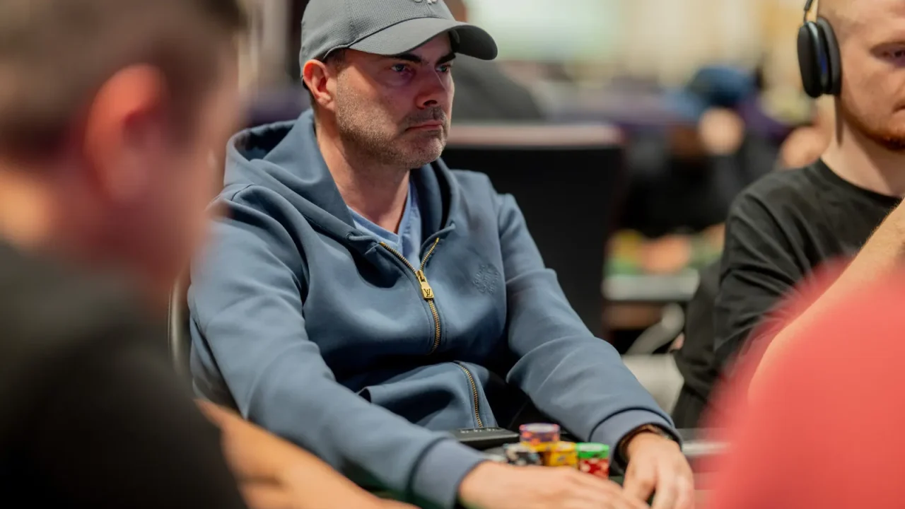 Pot dla setek big blindów w Main Evencie WSOP: Króle kontra Asy i pechowy kicker