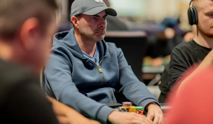 Pot dla setek big blindów w Main Evencie WSOP: Króle kontra Asy i pechowy kicker