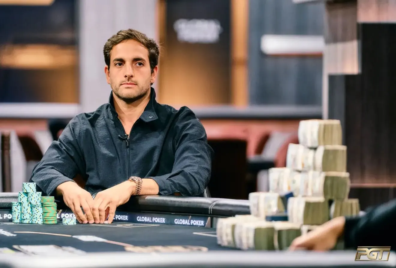 Finalowy stół turnieju Super High Roller Bowl PLO IV w PokerGO Studio w Las Vegas
